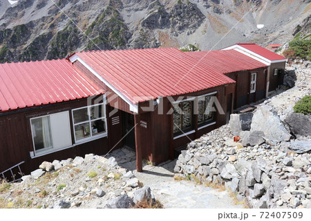 槍ヶ岳に近いヒュッテ大槍 72407509
