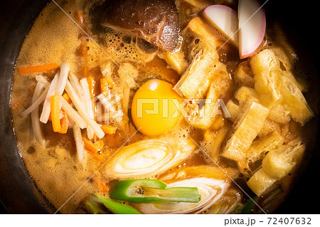 名古屋の郷土料理味噌煮込みうどんの写真素材