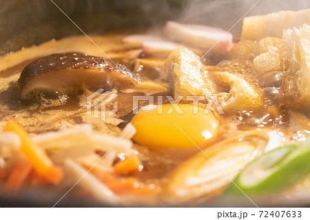 名古屋の郷土料理味噌煮込みうどんの写真素材