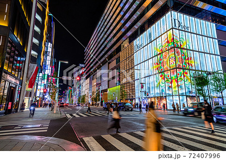 東京 銀座 夜の中央通り(六丁目付近) 東京 銀座 夜の中央通り(六丁目付近) 72407996