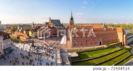 Panoramic view of Warsaw 72408514