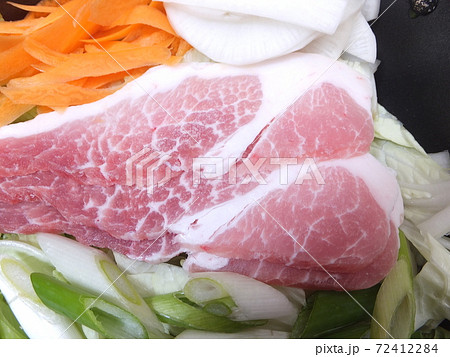 鍋料理の下ごしらえ 鍋料理の下ごしらえ 72412284
