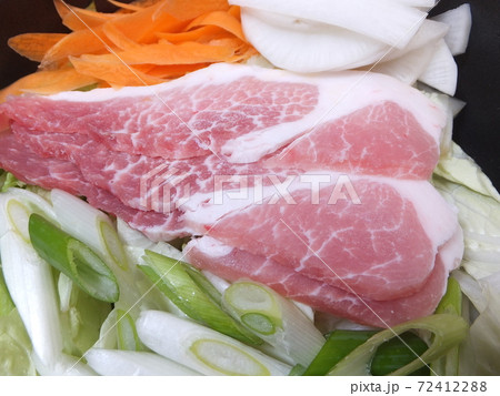 鍋料理の下ごしらえ 鍋料理の下ごしらえ 72412288