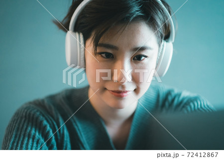 30代女性　テレワーク 72412867