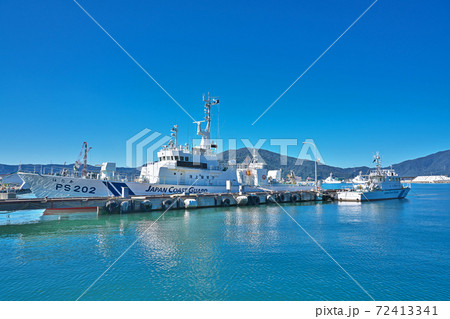 【敦賀港に停泊する巡視船】 福井県敦賀市港町 72413341