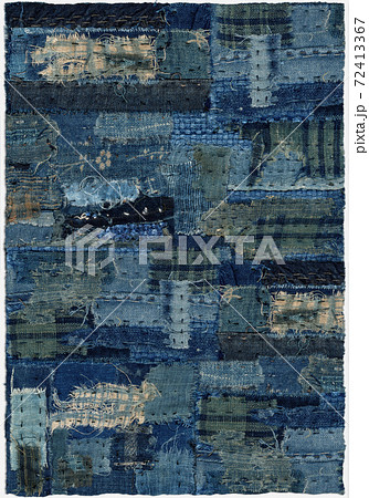 年代物の藍染の端切れを刺繍した、アートなパッチワークの写真素材 [72413367] - PIXTA