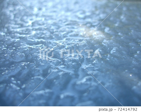 雪解けのクローズアップ 雪解けのクローズアップ 72414792
