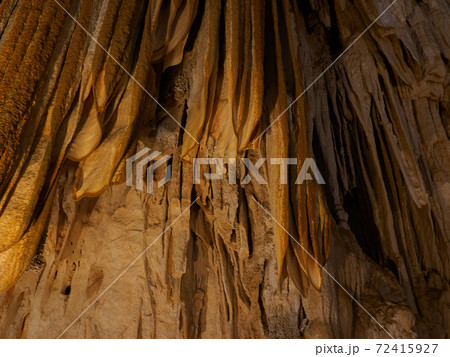 鍾乳洞 (ダイヤモンドケーブ、ライレイ、クラビ県、タイ王国) 72415927