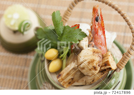 松茸土瓶蒸し 72417896