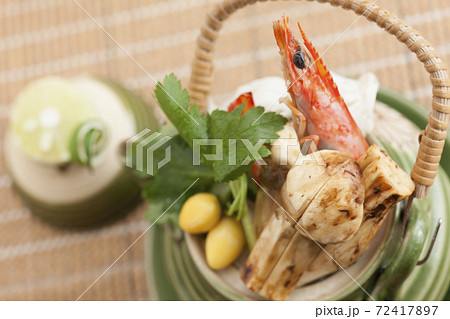 松茸土瓶蒸し 72417897