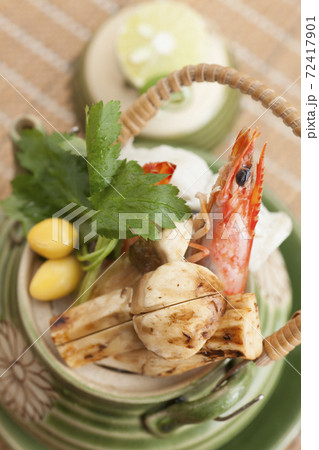 松茸土瓶蒸し 72417901