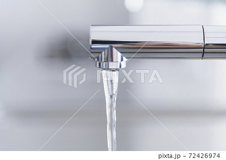 水が出ている蛇口 72426974