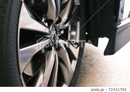 Lexus UXの前輪のアルミホイール 72431792