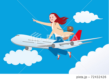飛行機で旅行をする女性 GO TO キャンペーン 72432426