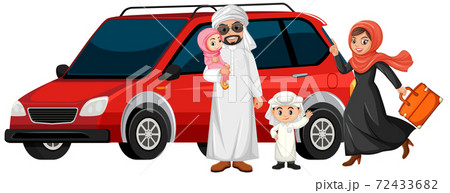Arabian family on holiday 72433682