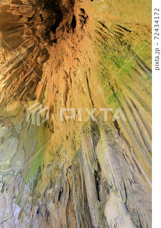 【岡山県】井倉洞　こうもり岩 72434172