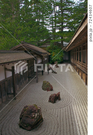 高野山金剛峰寺の枯山水庭園 72434607
