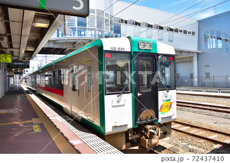 山形 JR新庄駅に停車中の陸羽西線キハ110系気動車 山形 JR新庄駅に停車中の陸羽西線キハ110系気動車 72437410