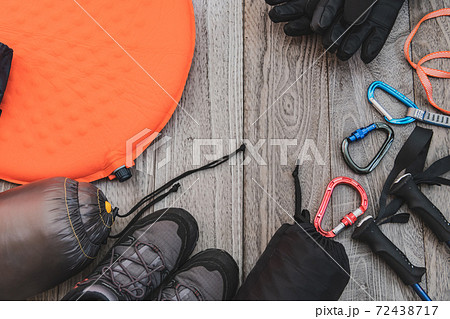 スリーピングマット 登山道具 真俯瞰イメージ素材 72438717