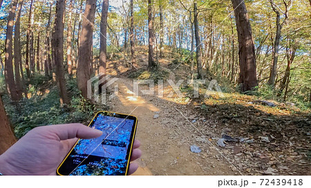 登山道 山歩きイメージ素材 72439418