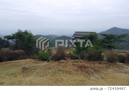 鬼ノ城西門の上から見る景色 鬼城山 岡山県総社市 の写真素材