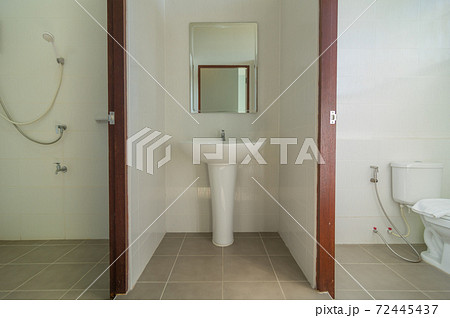 Beautiful large bathroom Beautiful large bathroom 72445437