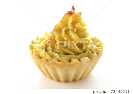 単品のスイートポテトをシンプルに白背景で撮影 単品のスイートポテトをシンプルに白背景で撮影 72446511