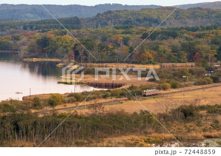 塘路湖とローカル線 塘路湖とローカル線 72448859