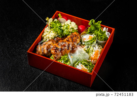 折詰弁当 Typical Japanese lunch box (bento) set 折詰弁当 Typical Japanese lunch box (bento) set 72451183
