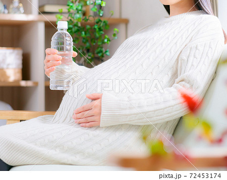 ペットボトル 妊婦 飲料水 4:3 ペットボトル 妊婦 飲料水 4:3 72453174