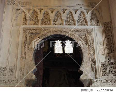 Medieval arc of palace in Saragossa city in Spain Medieval arc of palace in Saragossa city in Spain 72454048