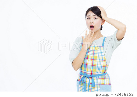 30代主婦 白バック ポートレート 72456255