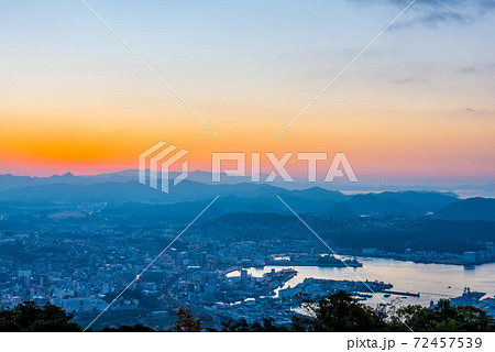 佐世保の夜明け 72457539