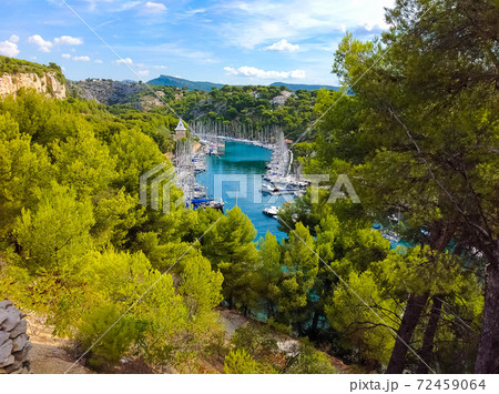 Calanque between Marseille and Cassis, Provence, France Calanque between Marseille and Cassis, Provence, France 72459064