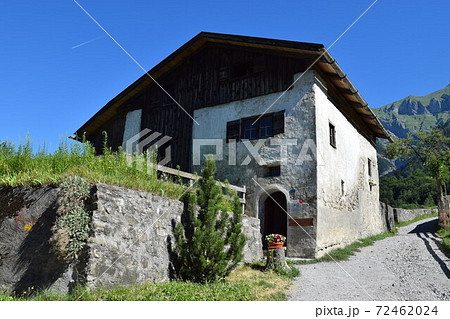 スイス マイエンフェルトのハイジの家 72462024