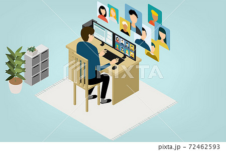 アイソメトリック、テレワークで自宅で働く人がオンラインミーティングしているところ 72462593