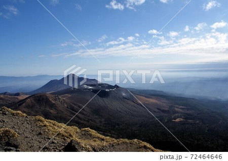 韓国岳から望む霧島猪戸岳 72464646
