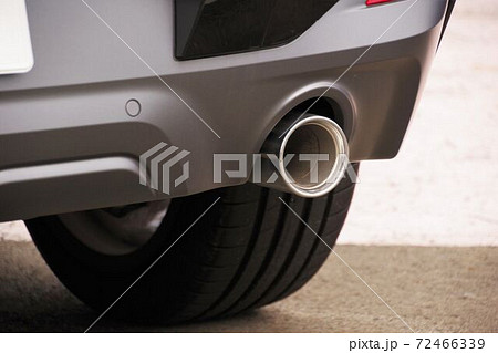 自動車のマフラー 72466339
