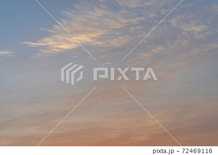 グラデーションの空・空のみ 72469116