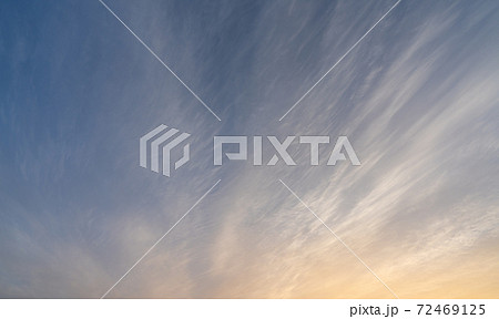 グラデーションの空・空のみ 72469125