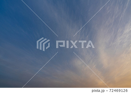 グラデーションの空・空のみ 72469126