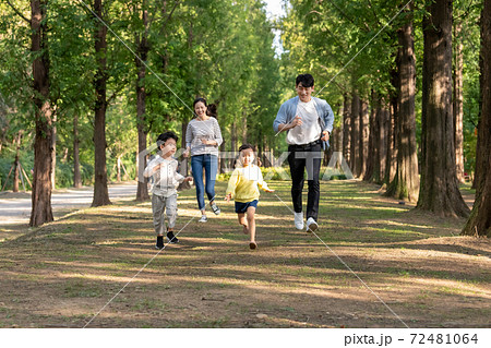 家族 ファミリー 夫婦 72481064