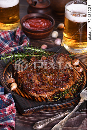 Roasted pork on the bone steak Roasted pork on the bone steak 72485223