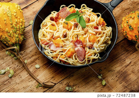 Autumn pasta with pumpkin and bacon Autumn pasta with pumpkin and bacon 72487238