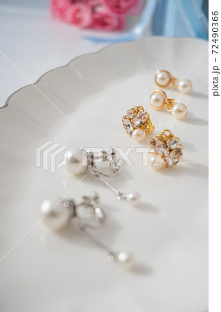 イヤリング　パール　ビジュ―　花束　ギフトボックス 72490366