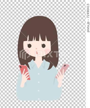 両手にスマホを持ち比較している若い女性　上半身【主線なし】 72490413