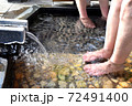 源泉かけ流しの伊豆の足湯 72491400