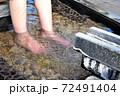 源泉かけ流しの伊豆の足湯 72491404