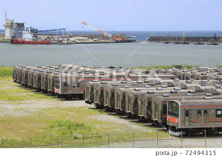 インドネシアへ旅立つ武蔵野線205系電車（2019年7月） 72494315