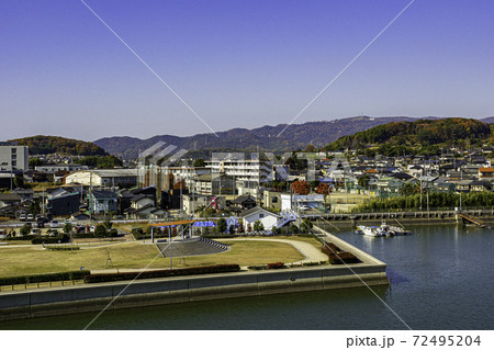玉島みなと公園と玉島西中学校 岡山県倉敷市 玉島みなと公園と玉島西中学校 岡山県倉敷市 72495204